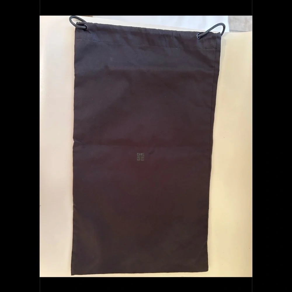 Givenchy Shoe Wallet Accessories Black Drawstring Travel Rectangular Dust Bag - Picture 2 of 3